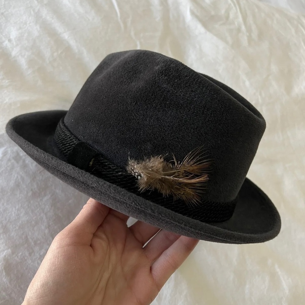 Vintage Dobbs Fifth Avenue New York Men’s Fedora - 7 1/8 Black. Wool felt.